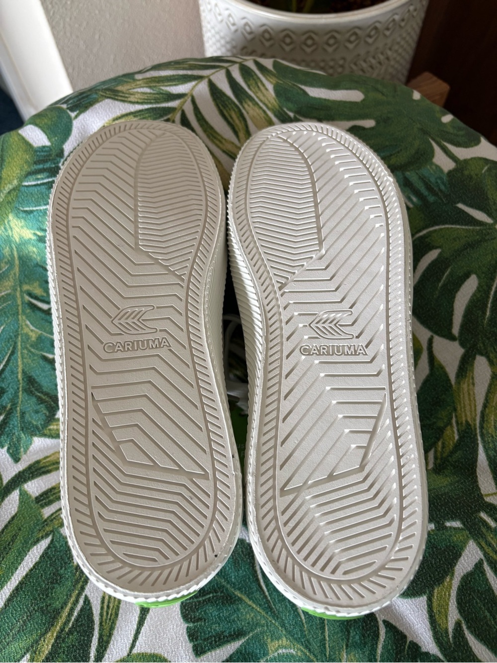 Cariuma The OCA Off-white Sneakers NWT - Picture 6 of 9